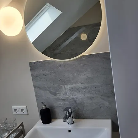 Fredi Apartment, Moderne Ruhige Wohnung, Nur 4 Km Von Der A2 * Leopoldshohe