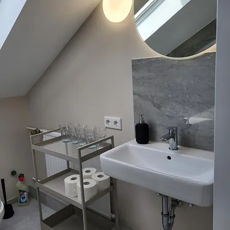 Fredi Apartment, Moderne Ruhige Wohnung, Nur 4 Km Von Der A2 Apartamento