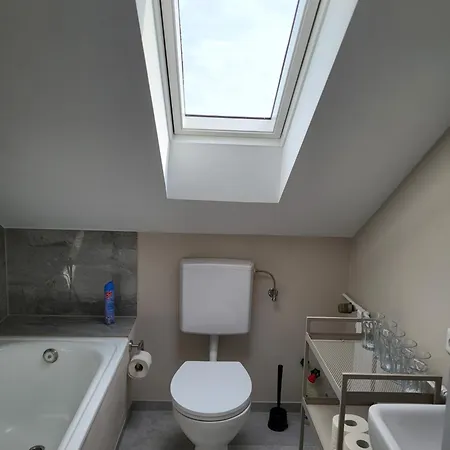 Apartamento Fredi Apartment, Moderne Ruhige Wohnung, Nur 4 Km Von Der A2 *