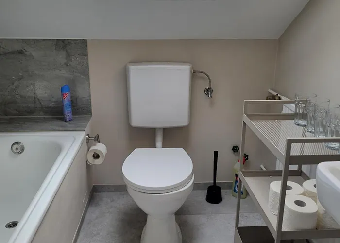 Fredi Apartment, Moderne Ruhige Wohnung, Nur 4 Km Von Der A2