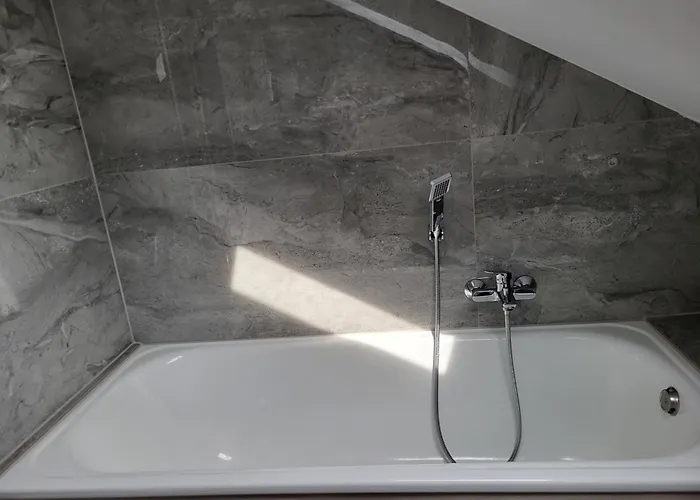 Fredi Apartment, Moderne Ruhige Wohnung, Nur 4 Km Von Der A2 Lejlighed Leopoldshohe